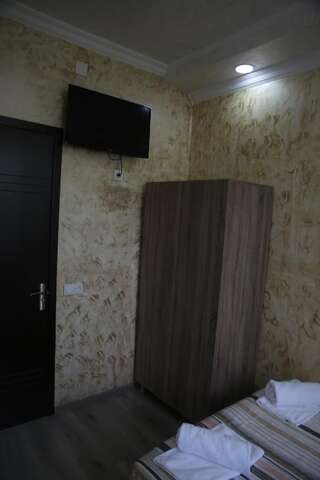 Гостевой дом New Batumi Батуми Двухместный номер Делюкс с 1 кроватью (для 2 взрослых и 1 ребенка)-1