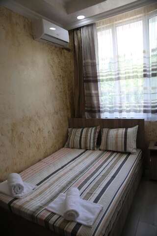 Гостевой дом New Batumi Батуми Двухместный номер Делюкс с 1 кроватью (для 2 взрослых и 1 ребенка)-5